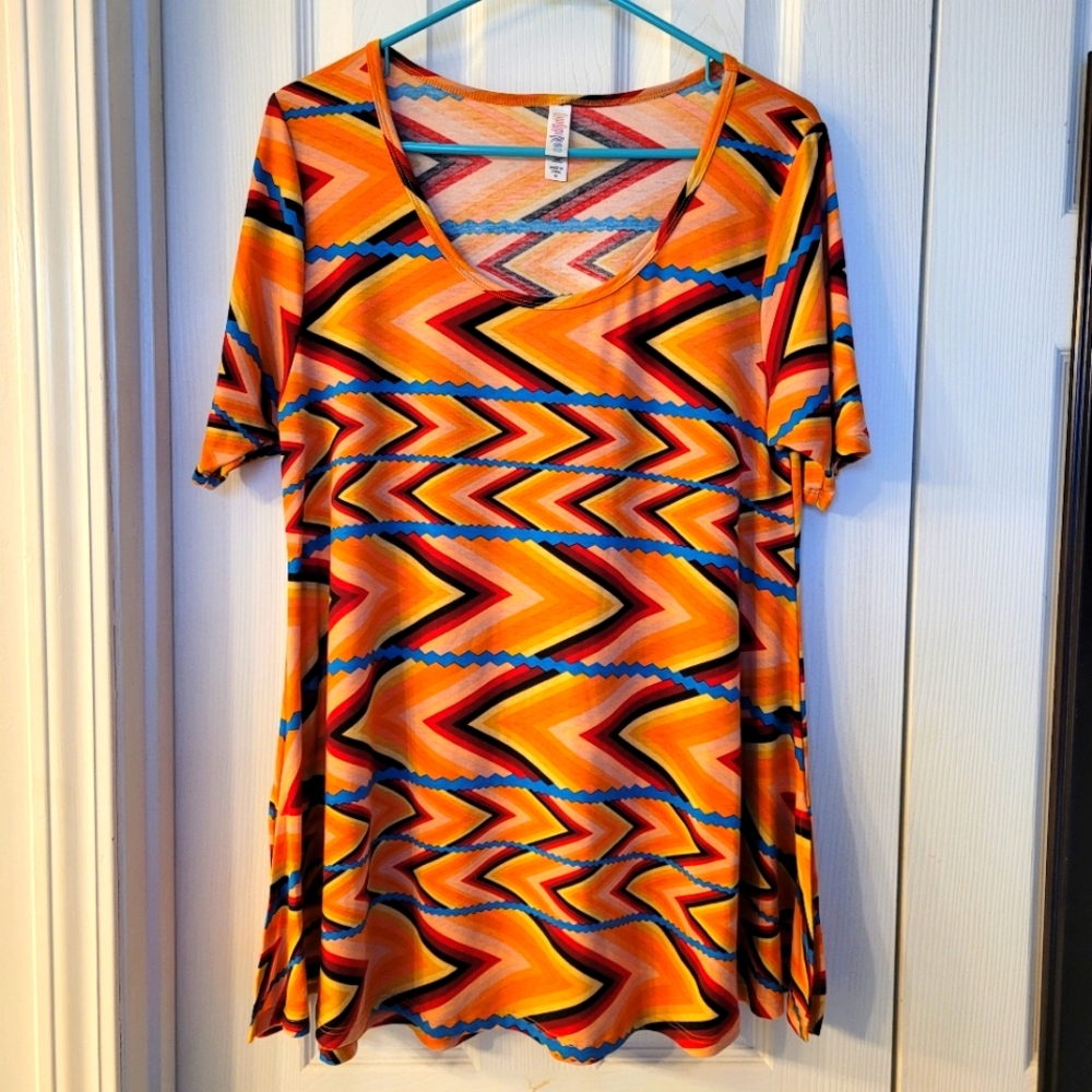 Women's LulaRoe Perfect T